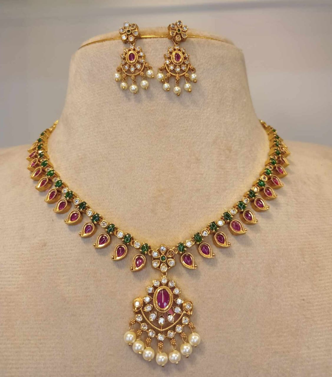 kemp-stone-palakka-design-necklace-set