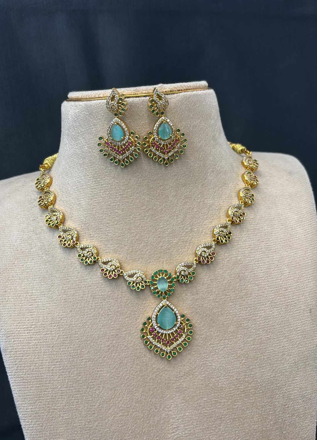 ad-stone-necklace-set