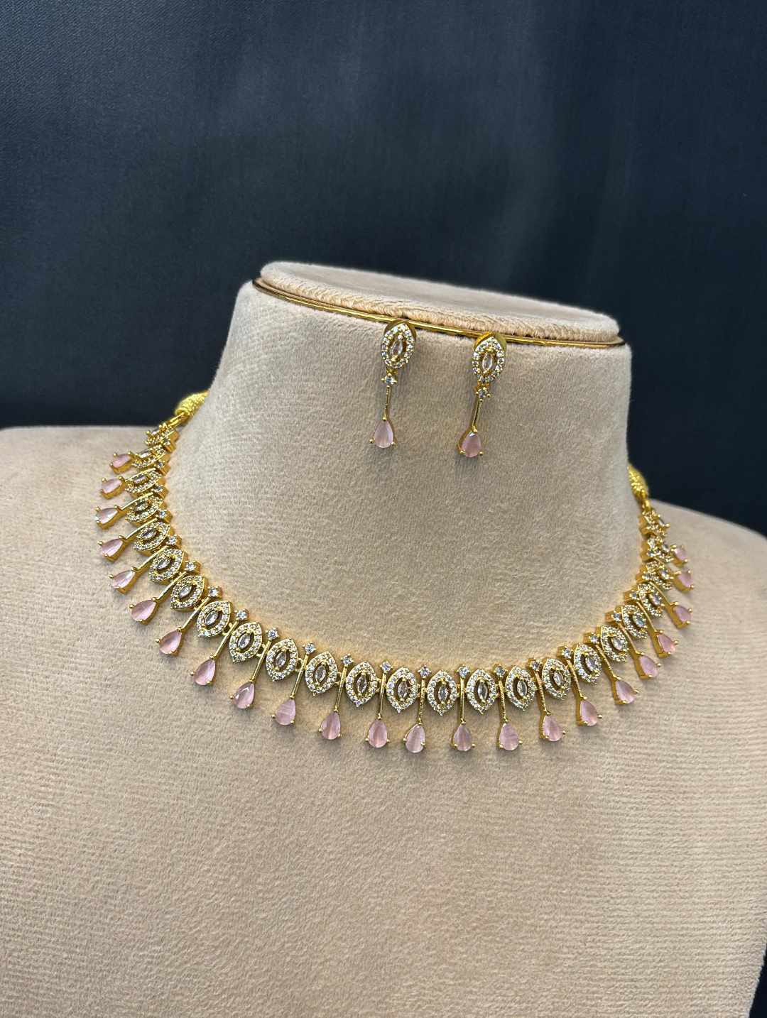 ad-stone-necklace-set