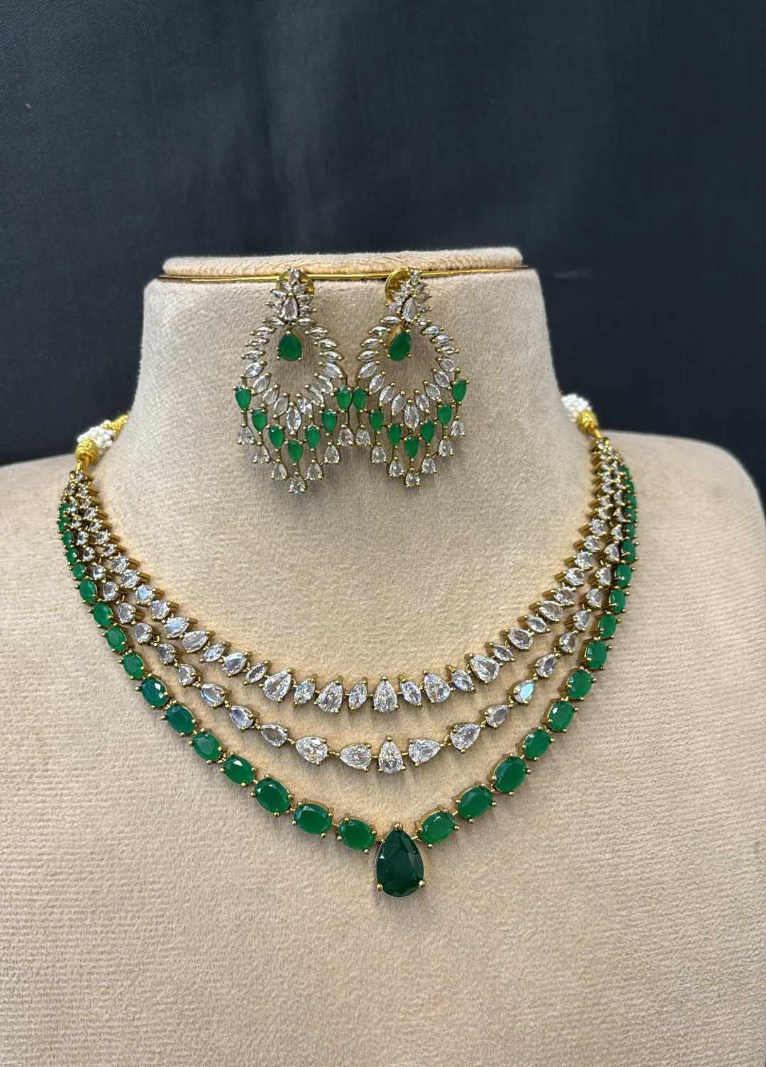 mehndi-polish-ad-stone-necklace-set