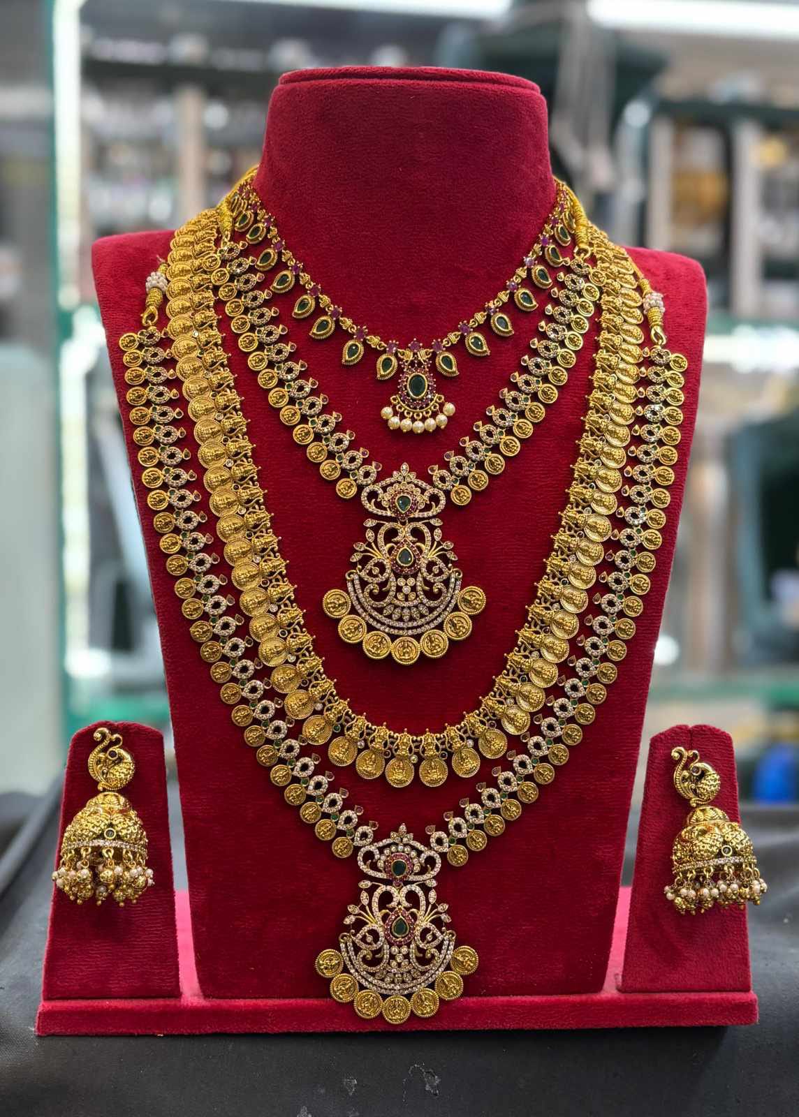 matt-finish-grand-bridal-set-with-jhumka