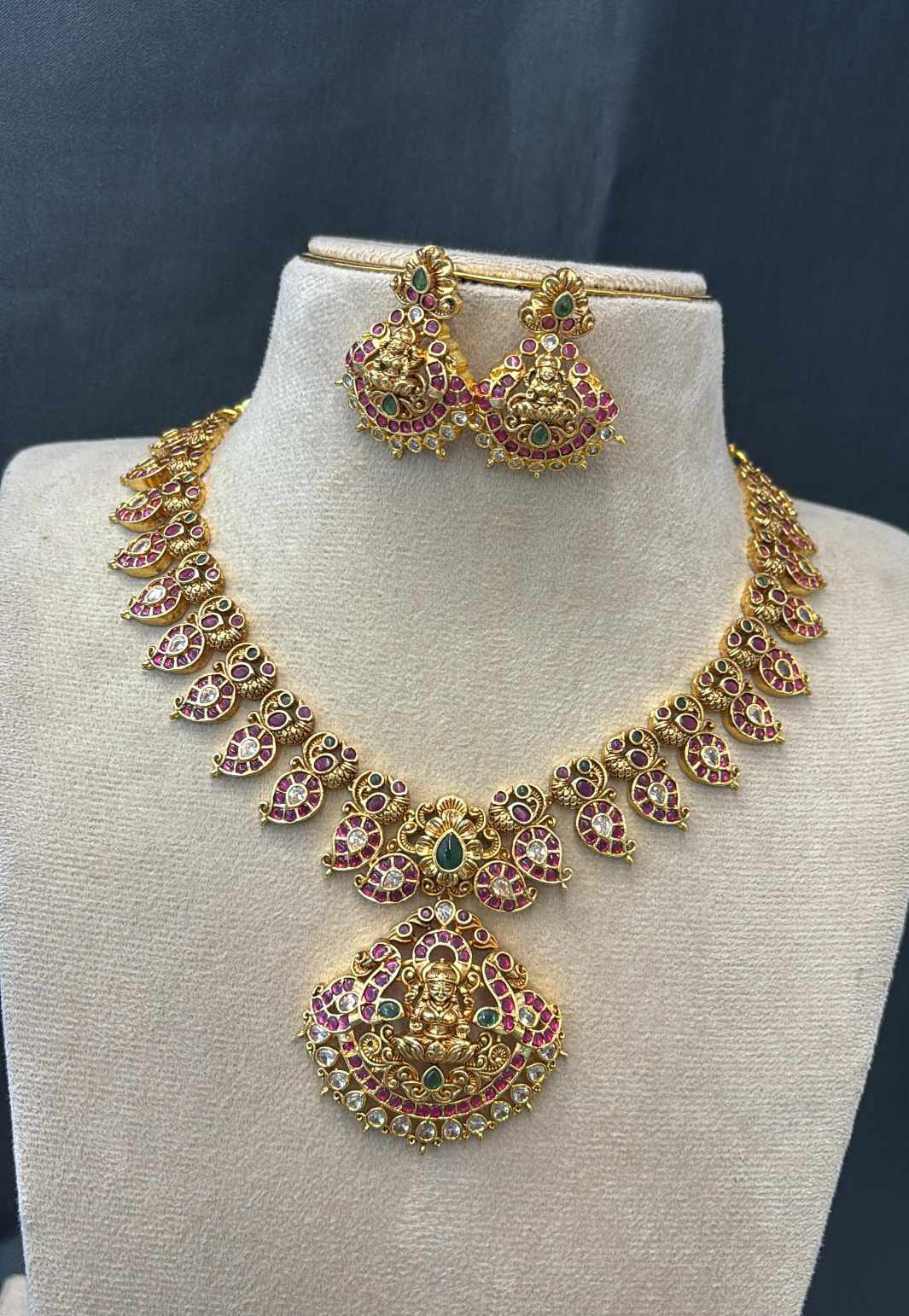 kemp-stone-antique-finish-lakshmi-haram-set