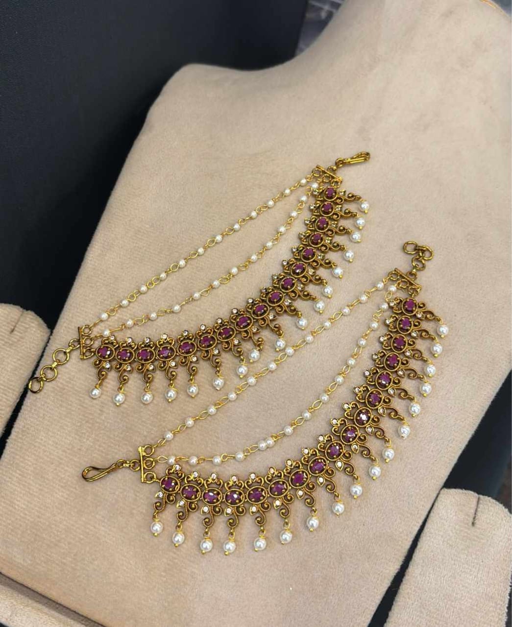 antique-finish-ad-stone-ear-chain