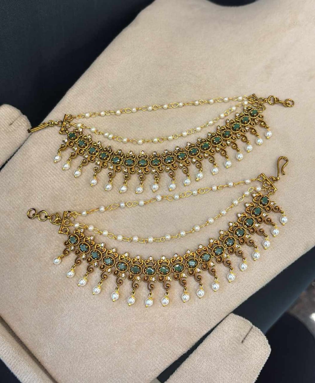 antique-finish-ad-stone-ear-chain