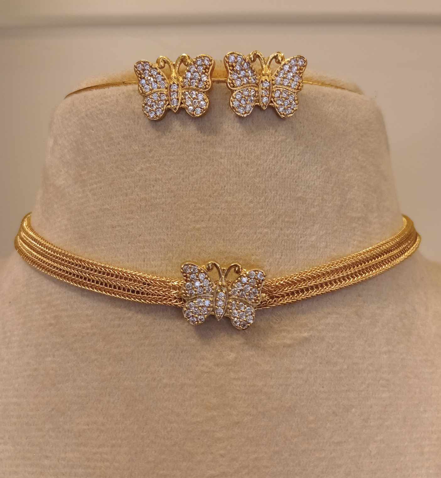 gold-finish-ad-stone-butterfly-necklace-set