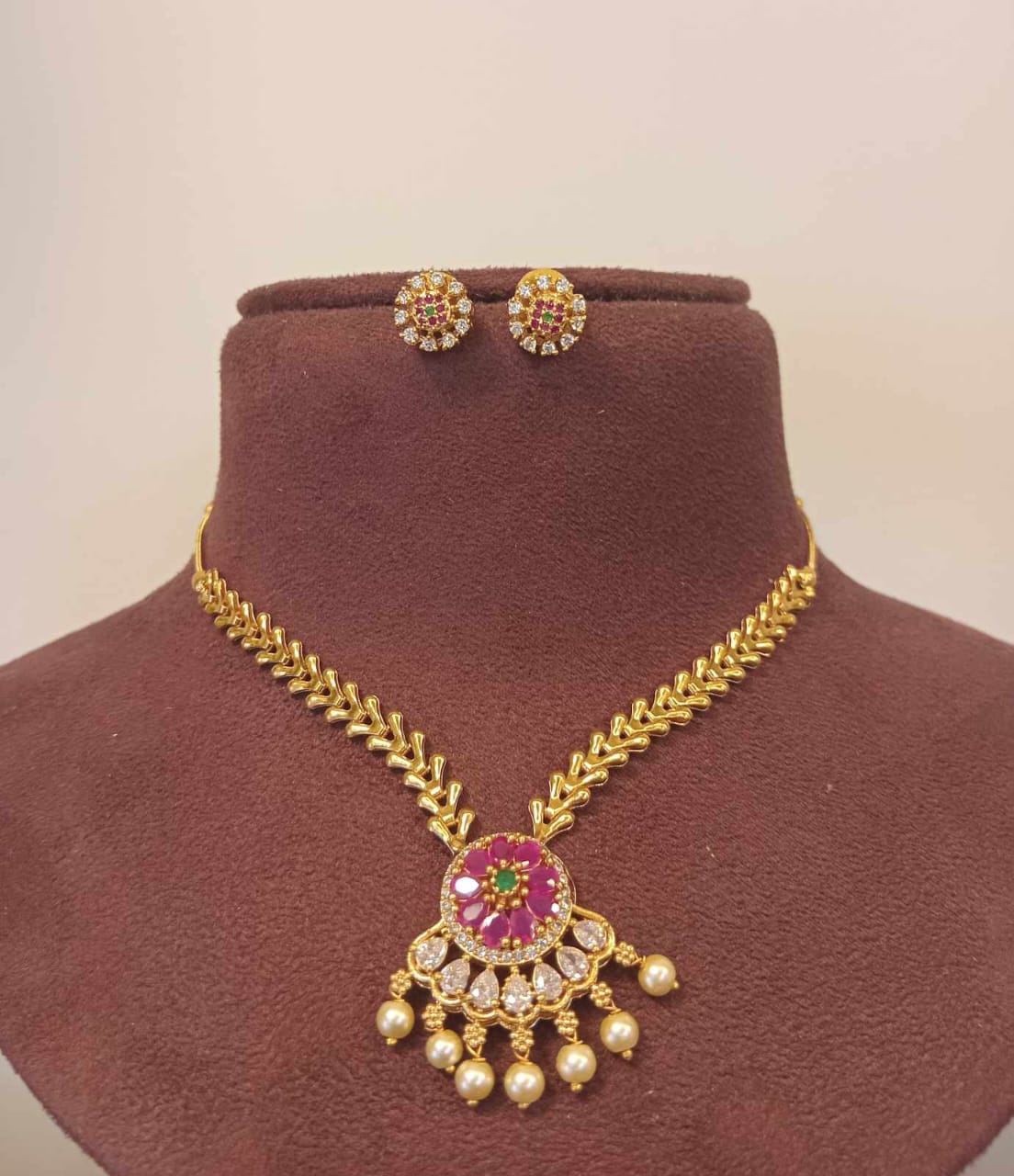 gold-finish-ad-stone-necklace-set