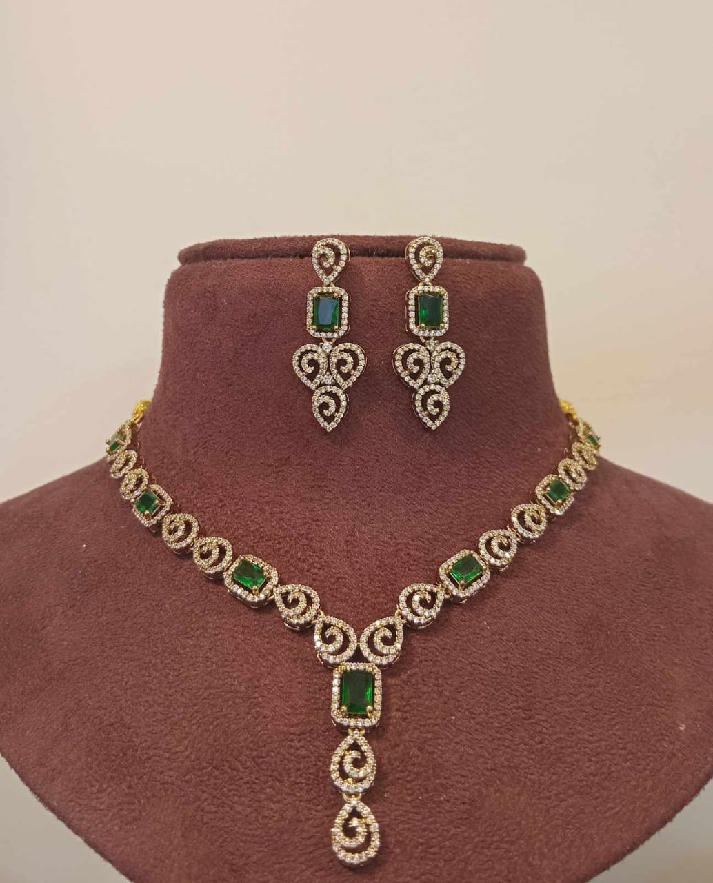 ad-stone-emerald-mehndi-polish-necklace-set