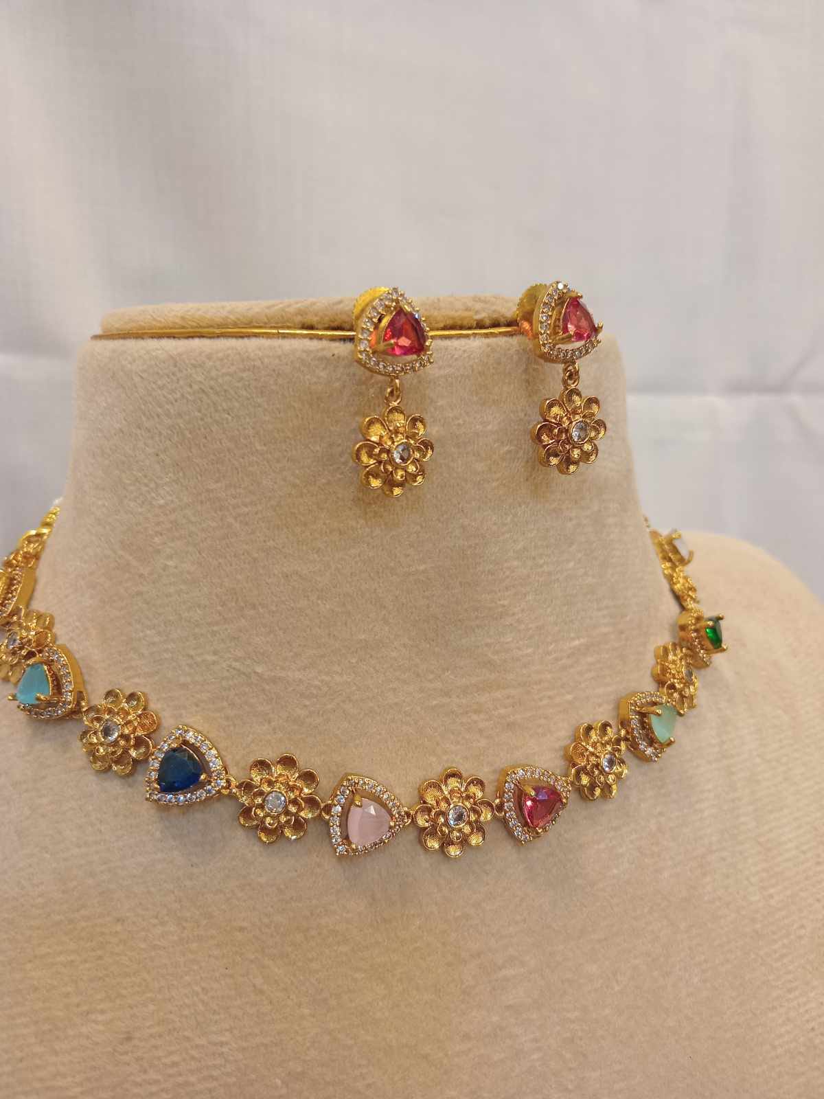 ad-stone-necklace-set