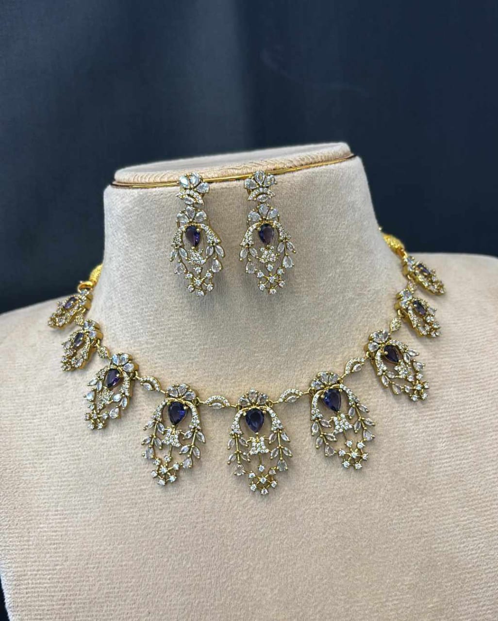 mehndi-polish-ad-stone-necklace-set