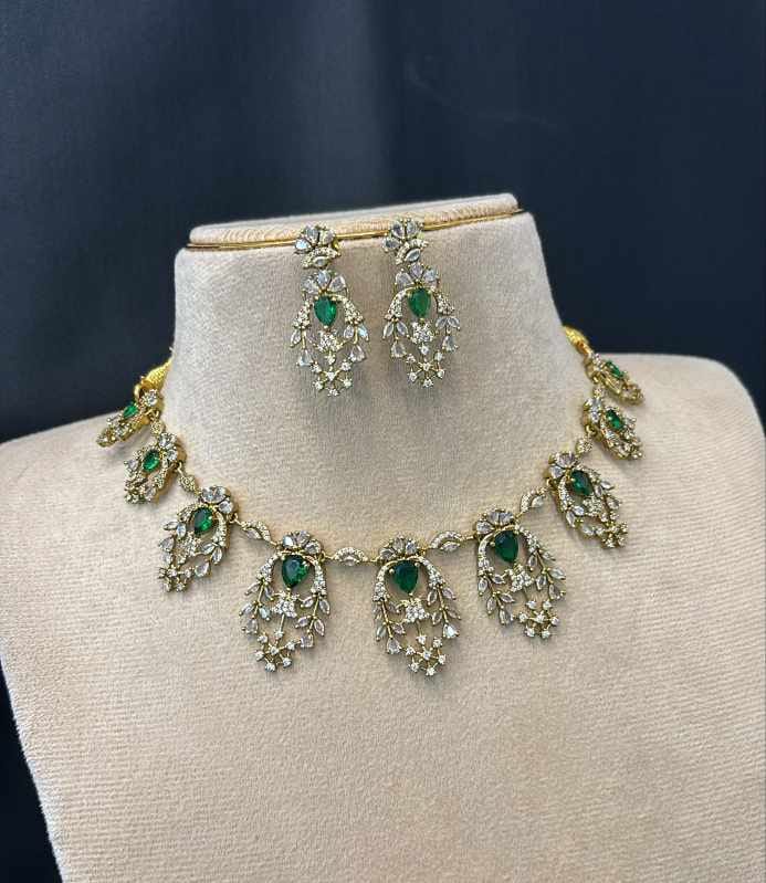 mehndi-polish-ad-stone-necklace-set
