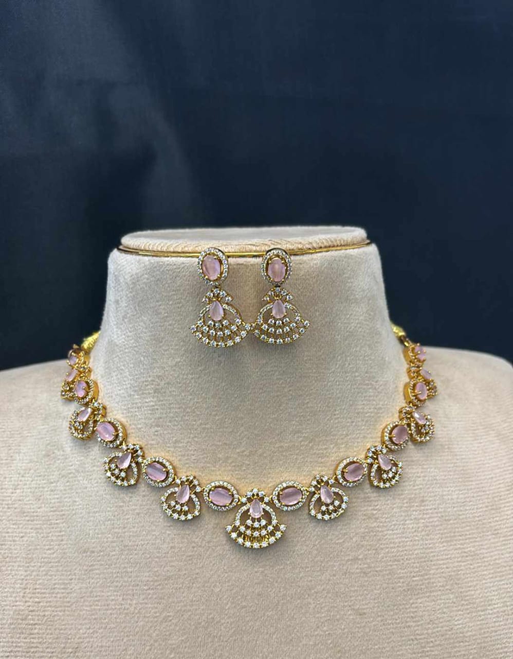 mehndi-polish-ad-stone-necklace-set