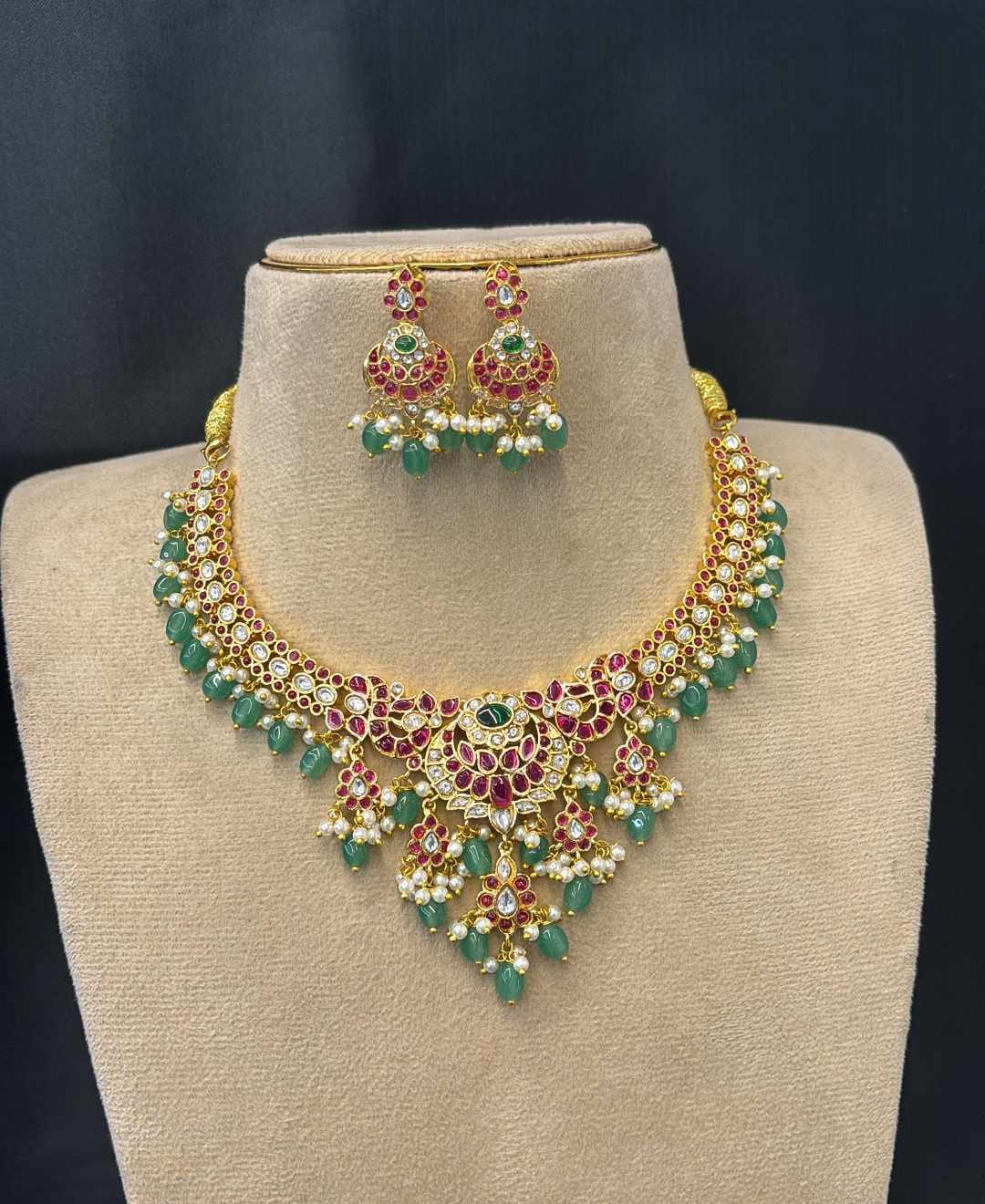 kemp-stone-necklace-set