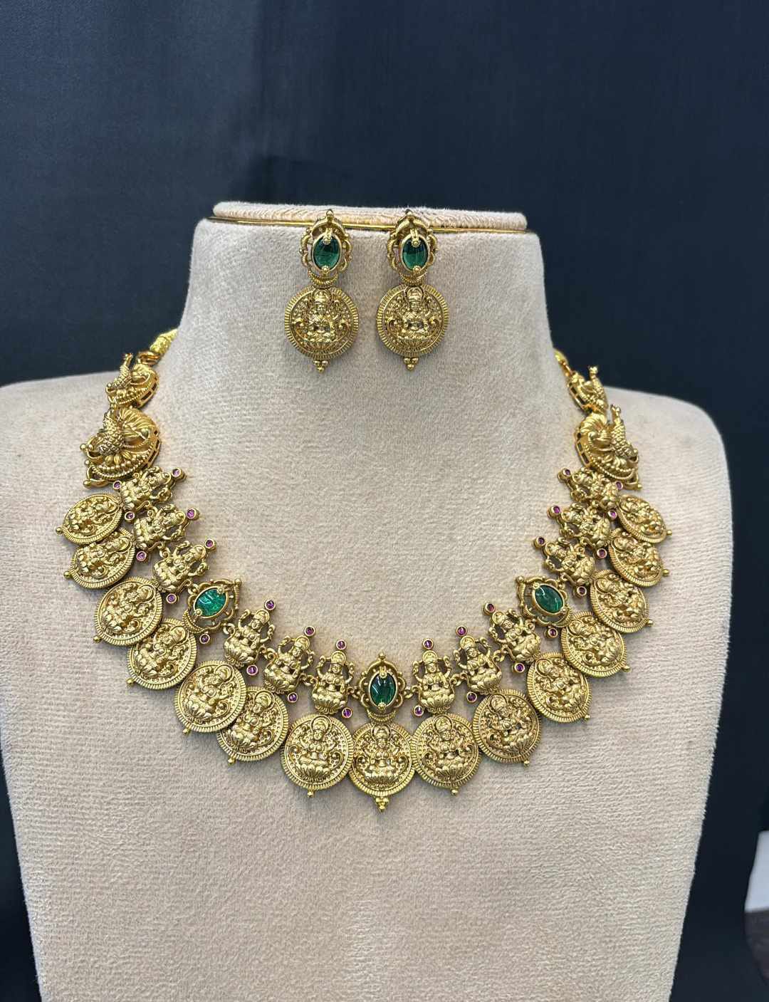 matt-finish-lakshmi-kaas-mala-necklace-set