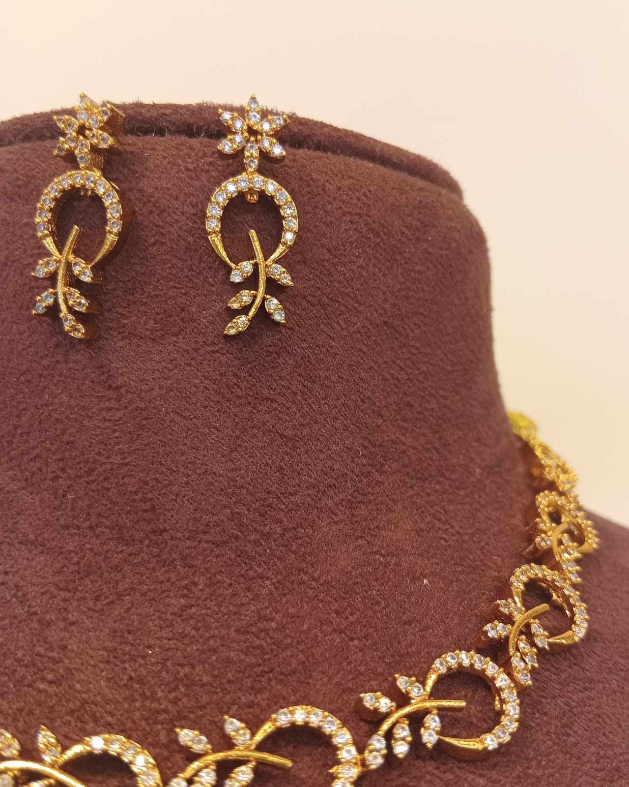 ad-stone-necklace-set