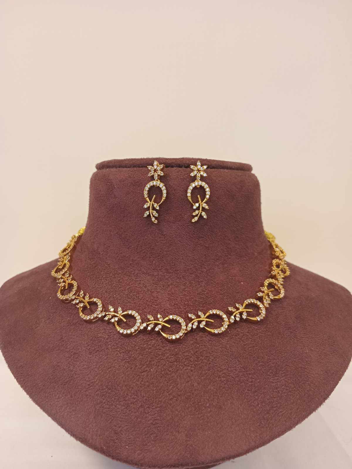 ad-stone-necklace-set