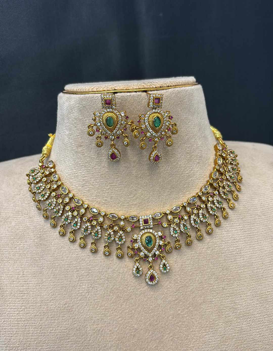 antique-design-mehndi-polish-ad-stone-necklace-set
