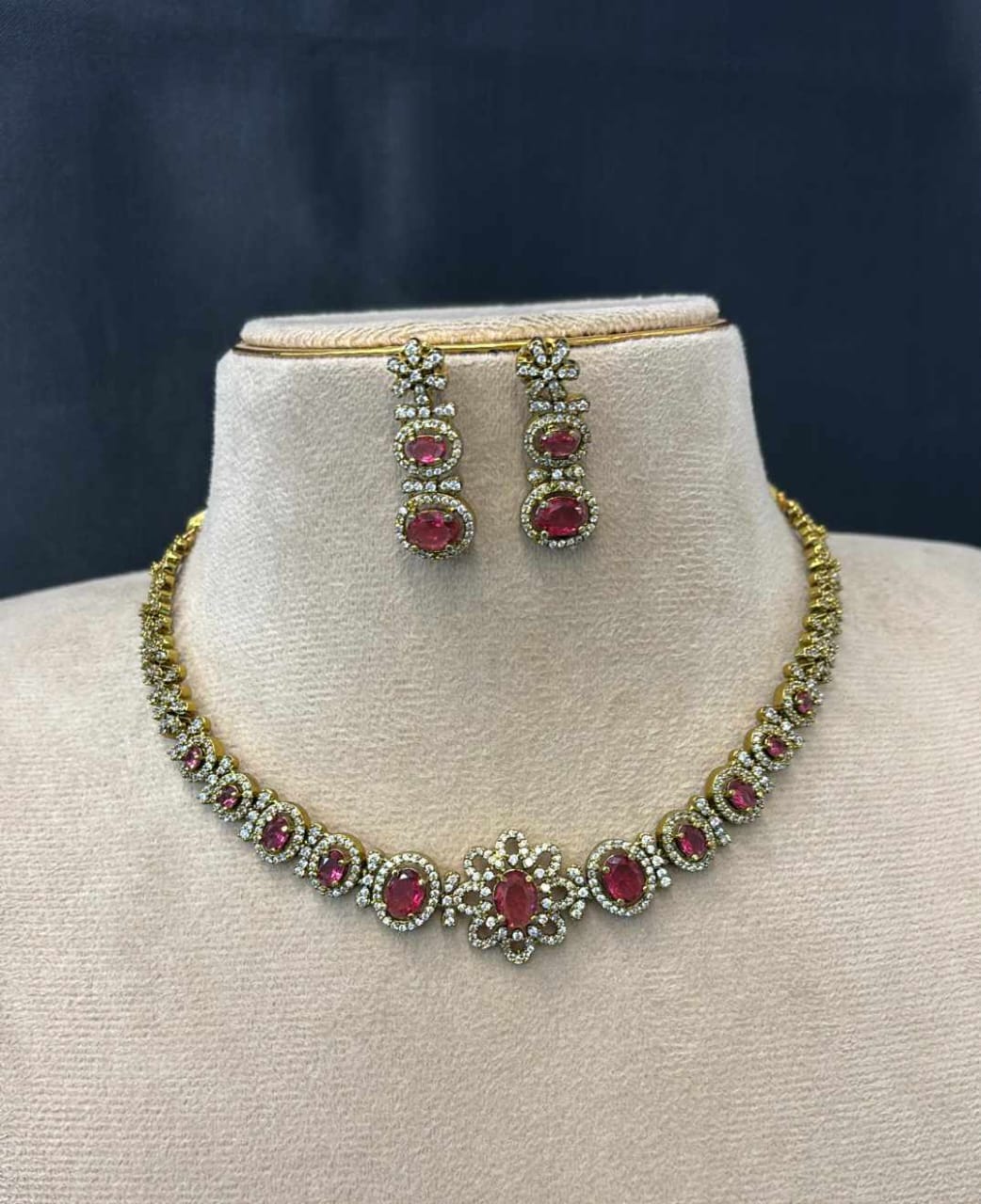 mehndi-polish-ad-stone-necklace-set