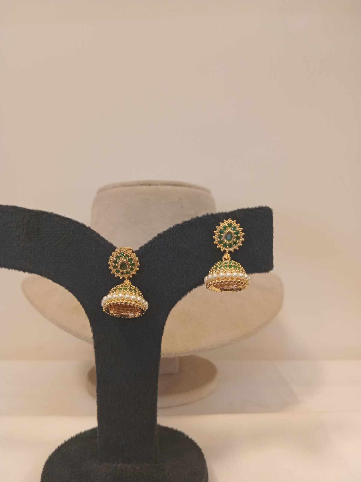 ad-stone-gold-polish-earrings