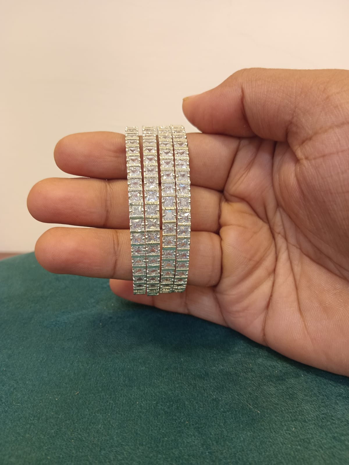 silver-polish-ad-stone-bangles-set-of-4