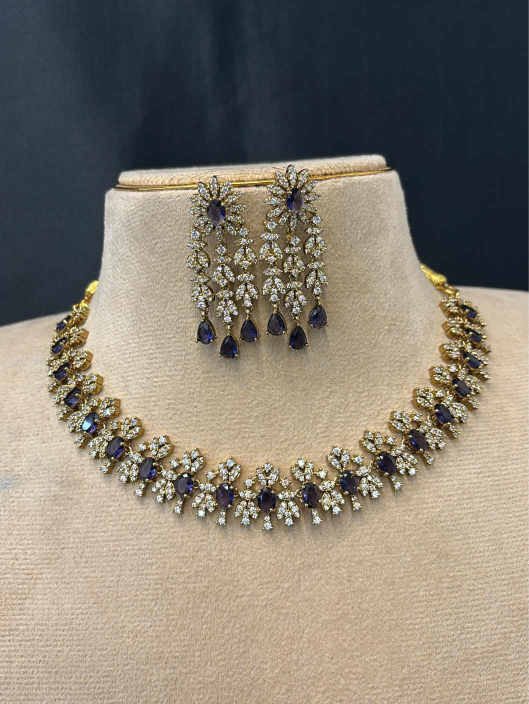 mehndi-polish-ad-stone-necklace-set