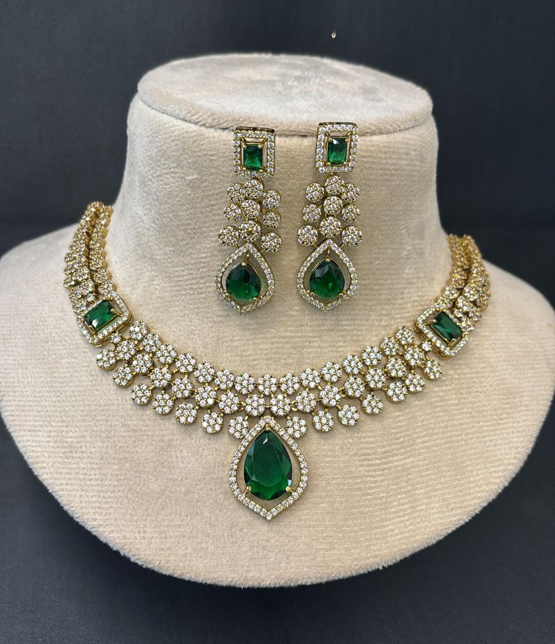 mehndi-polish-ad-stone-necklace-set