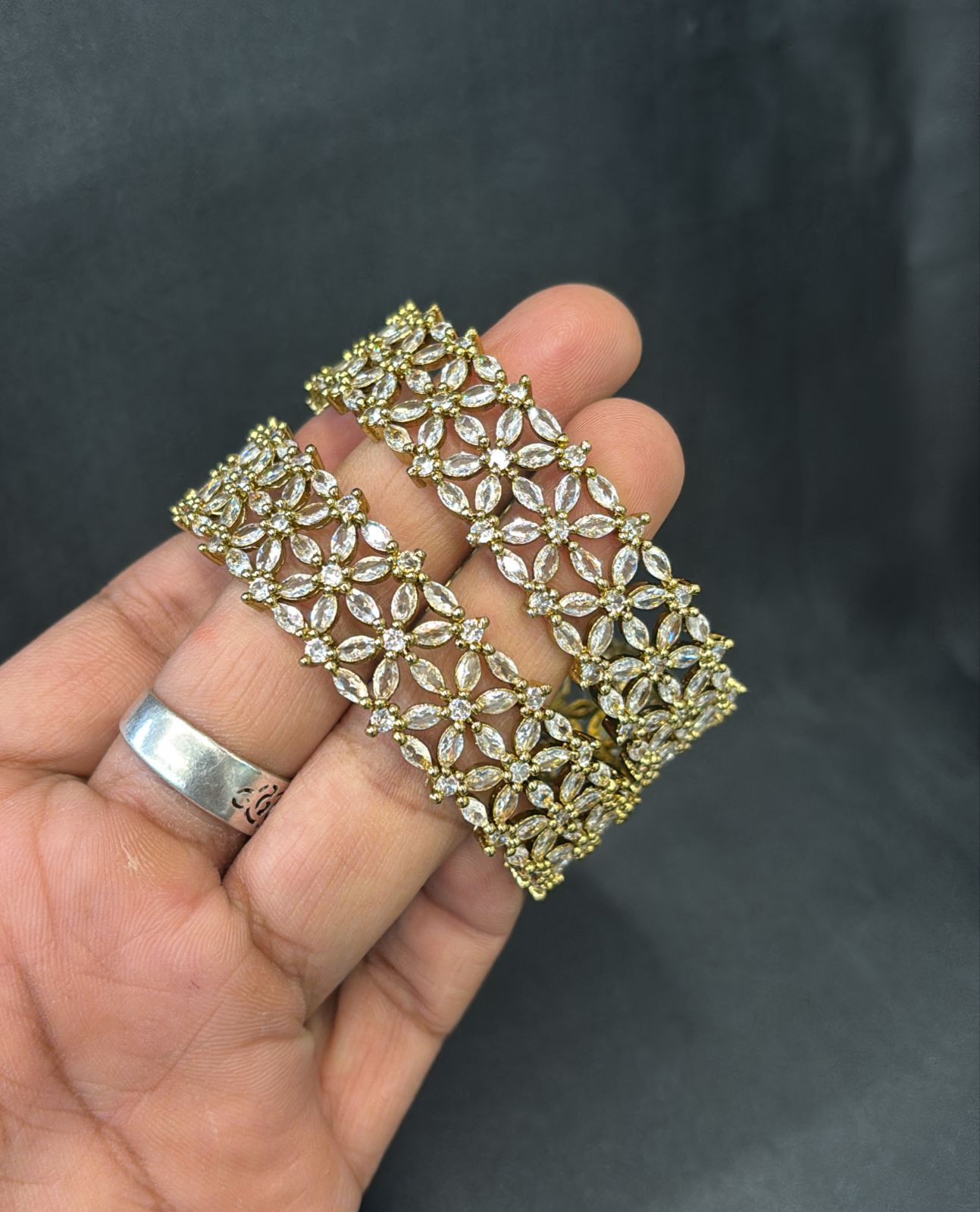 mehndi-polish-ad-stone-bangles