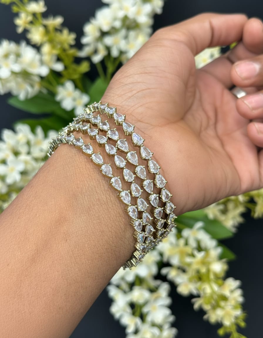 ad-stone-mehndi-polish-bangles