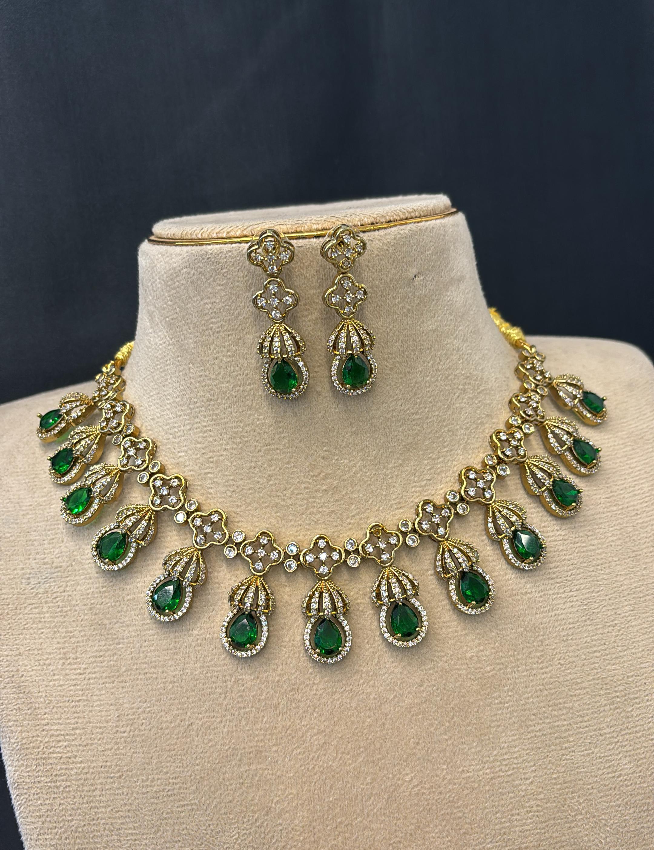 mehndi-polish-ad-stone-necklace-set