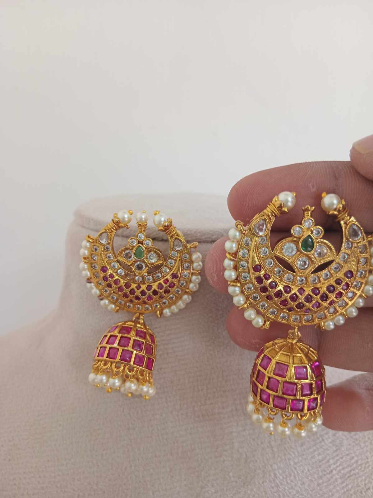 chandbali-kemp-stone-jhumka-earrings