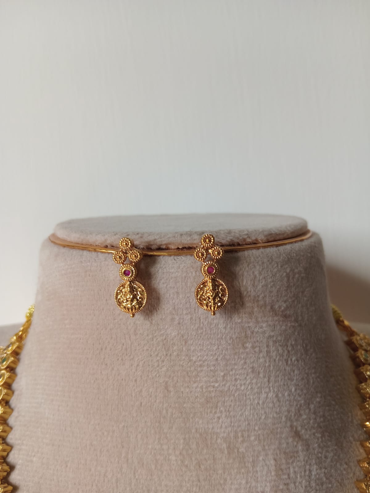 matt-finish-ad-stone-haram-necklace-set