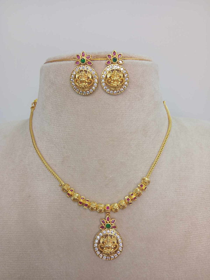 Kemp Stone Lakshmi Dollar Necklace Set
