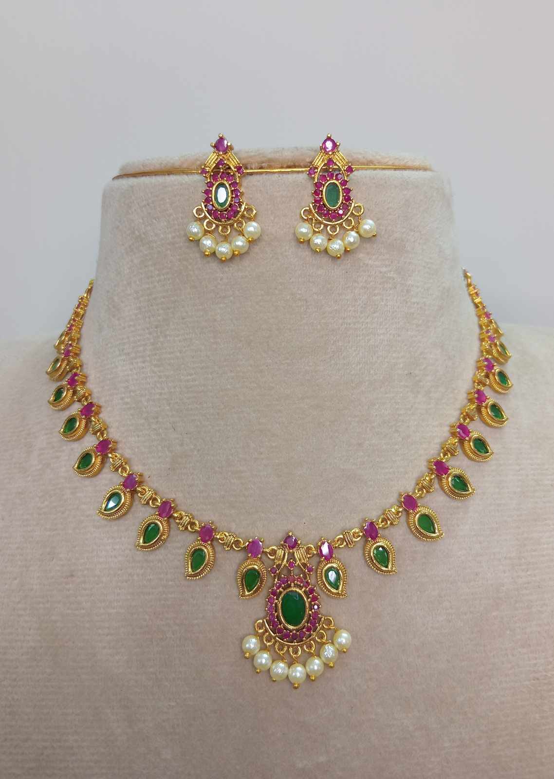 matt-finish-palakka-design-necklace-set