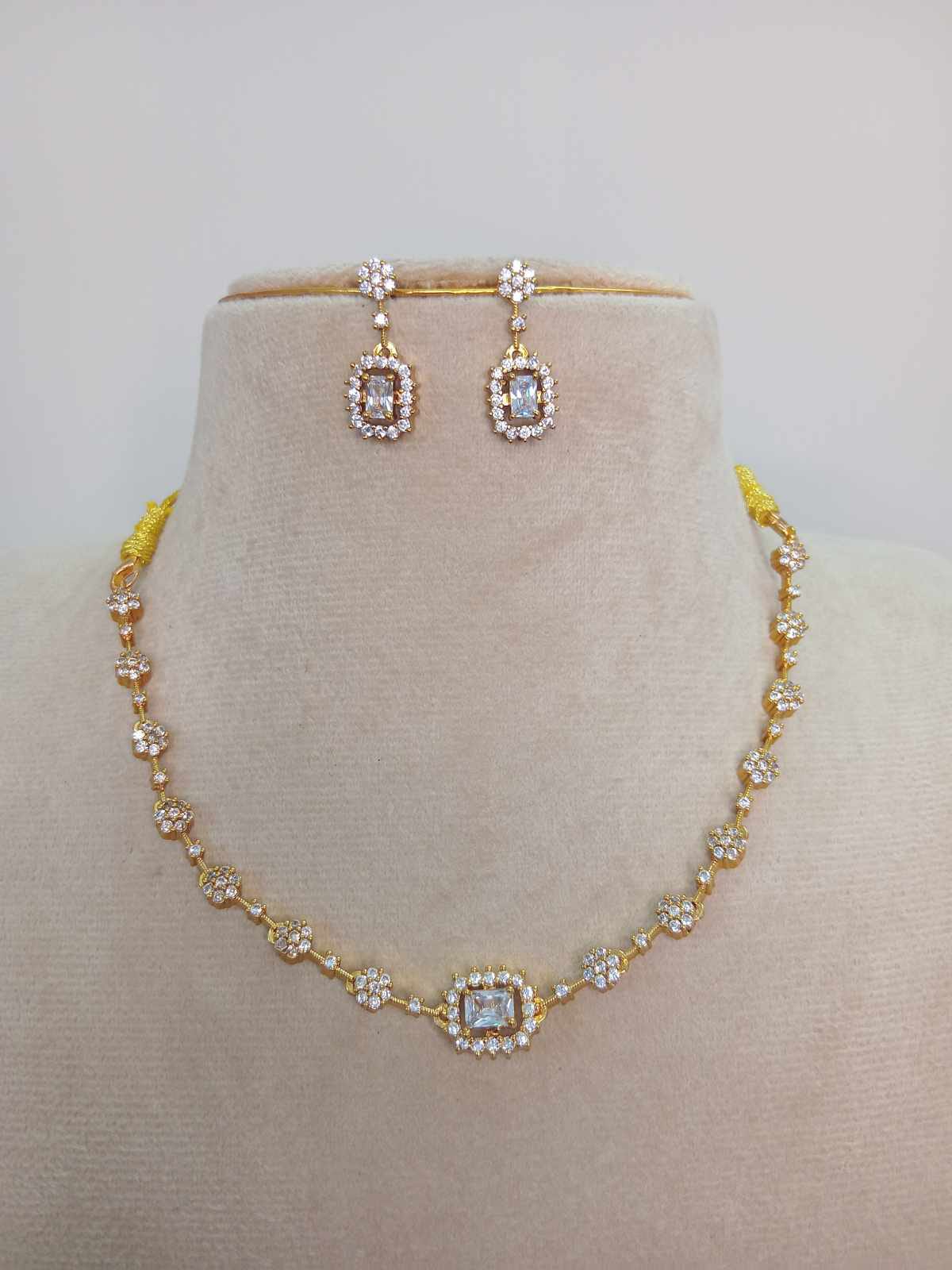ad-stone-necklace-set