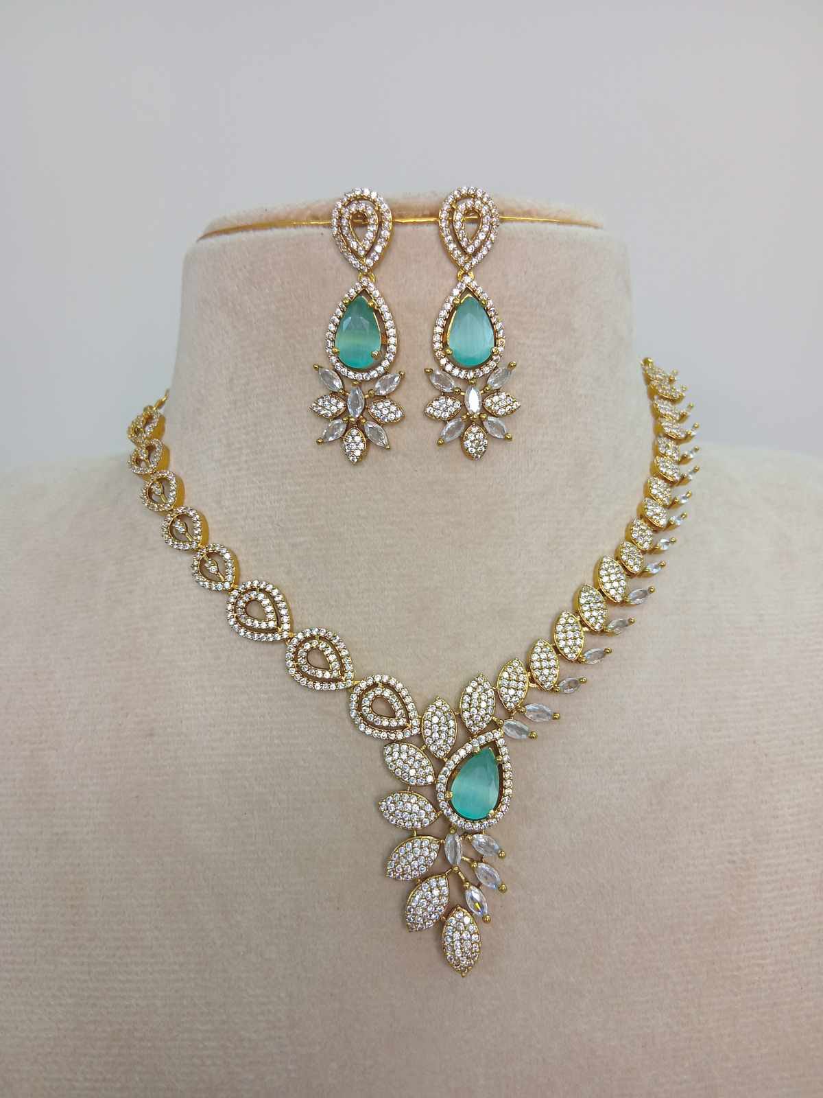 ad-stone-necklace-set