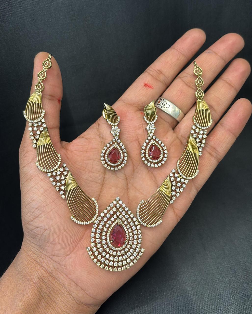 mehndi-polish-ad-stone-necklace-set