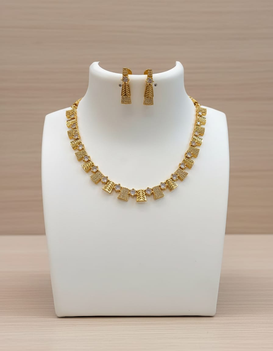 short-necklace-with-ad-stone-ruby-stone