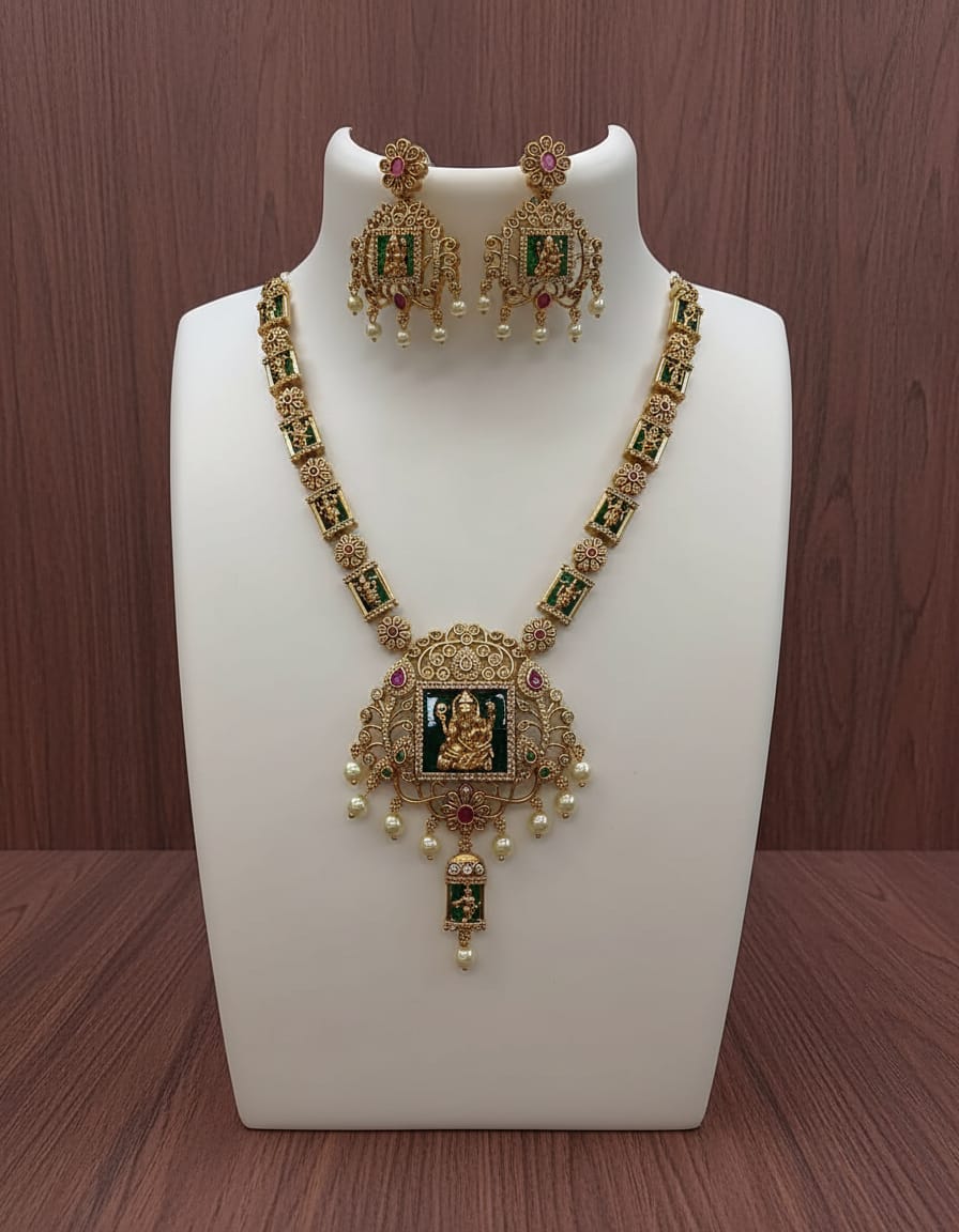 matt-finish-adstone-necklace-set