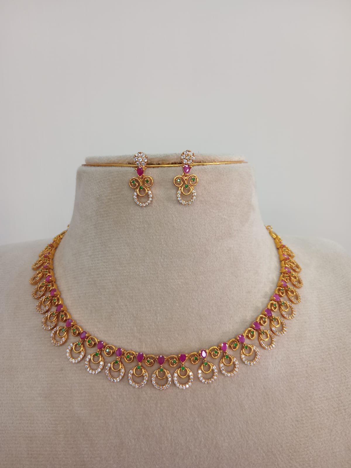 ad-stone-necklace-set