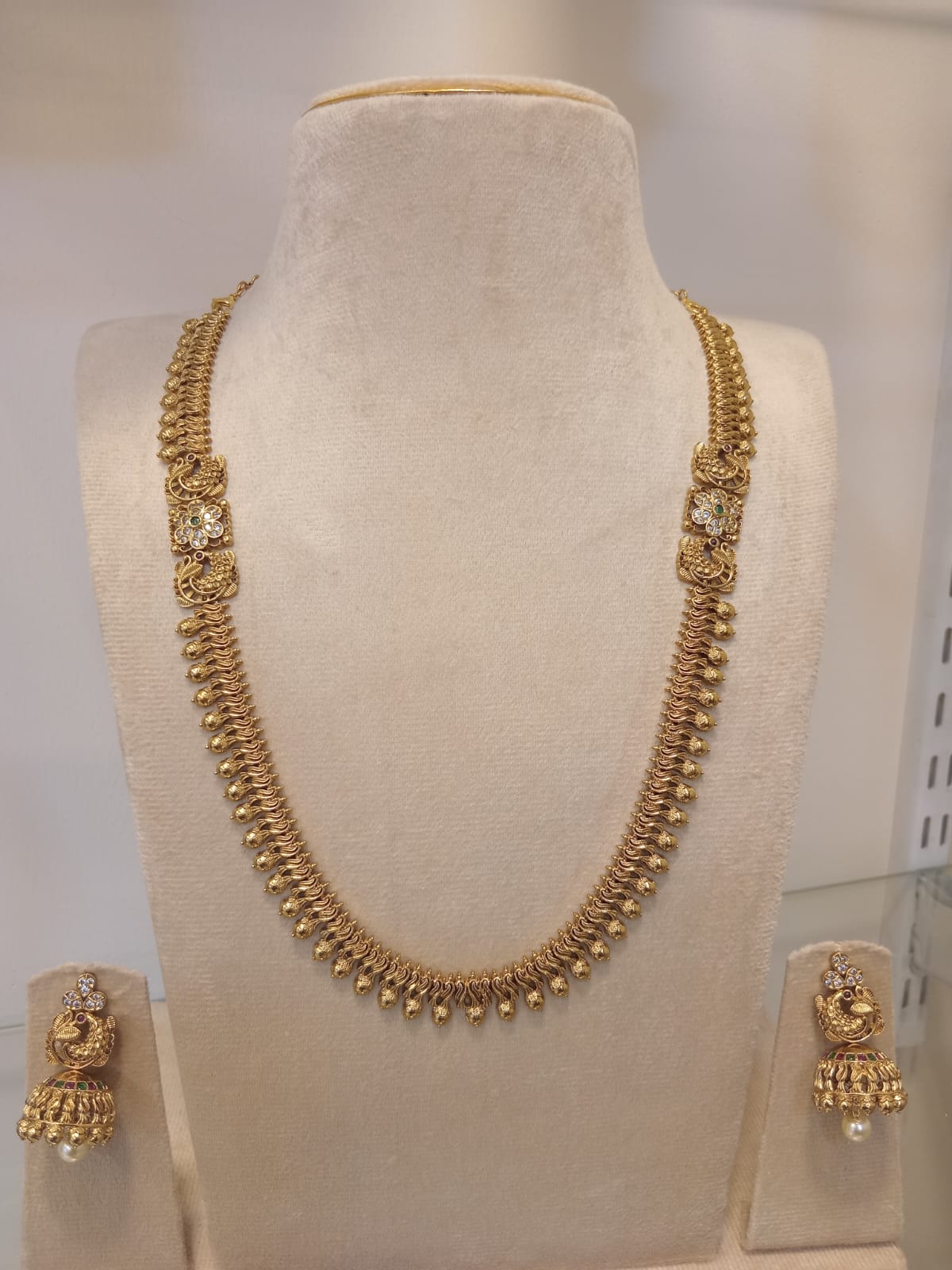 antique-finish-necklace-set