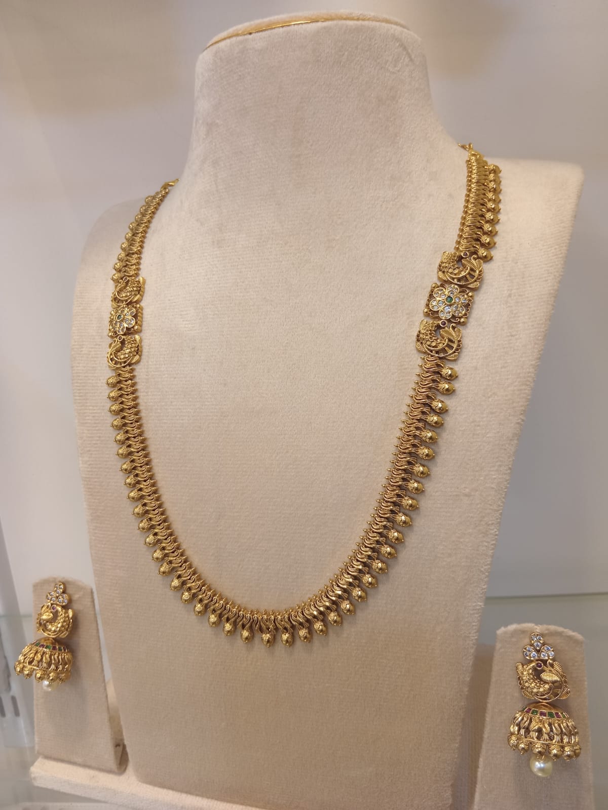 antique-finish-necklace-set