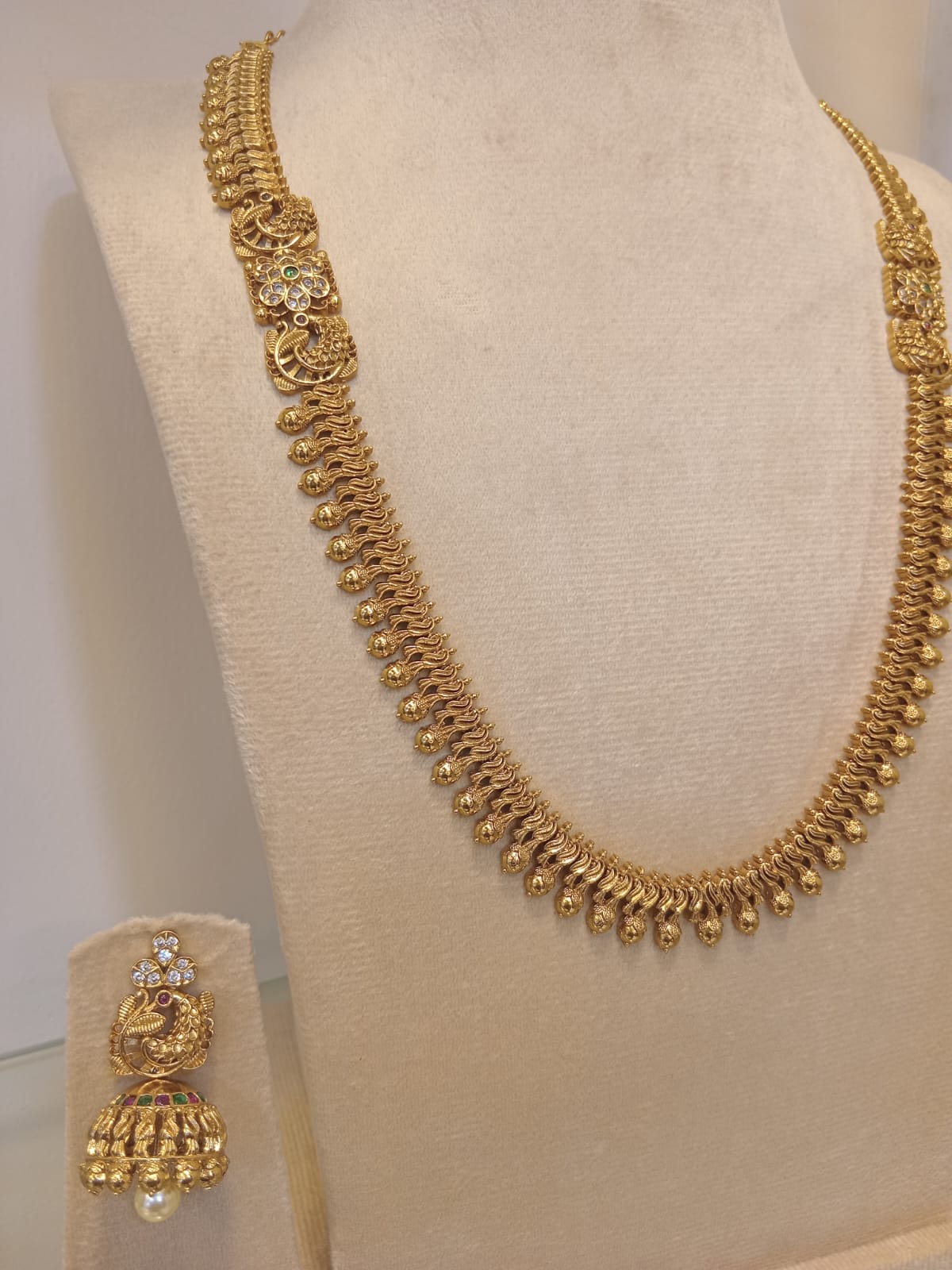 antique-finish-necklace-set