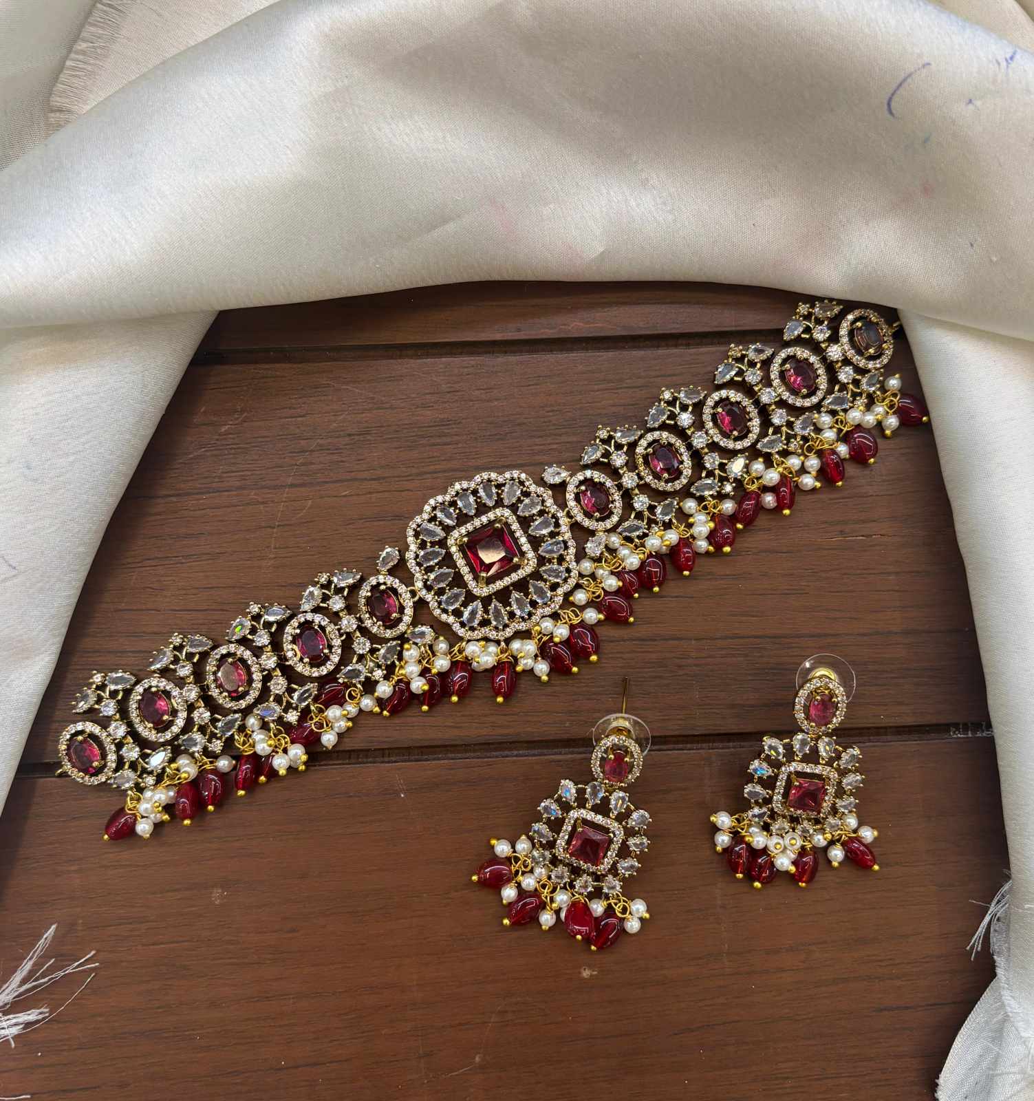 victoria-polish-ad-stone-choker-set