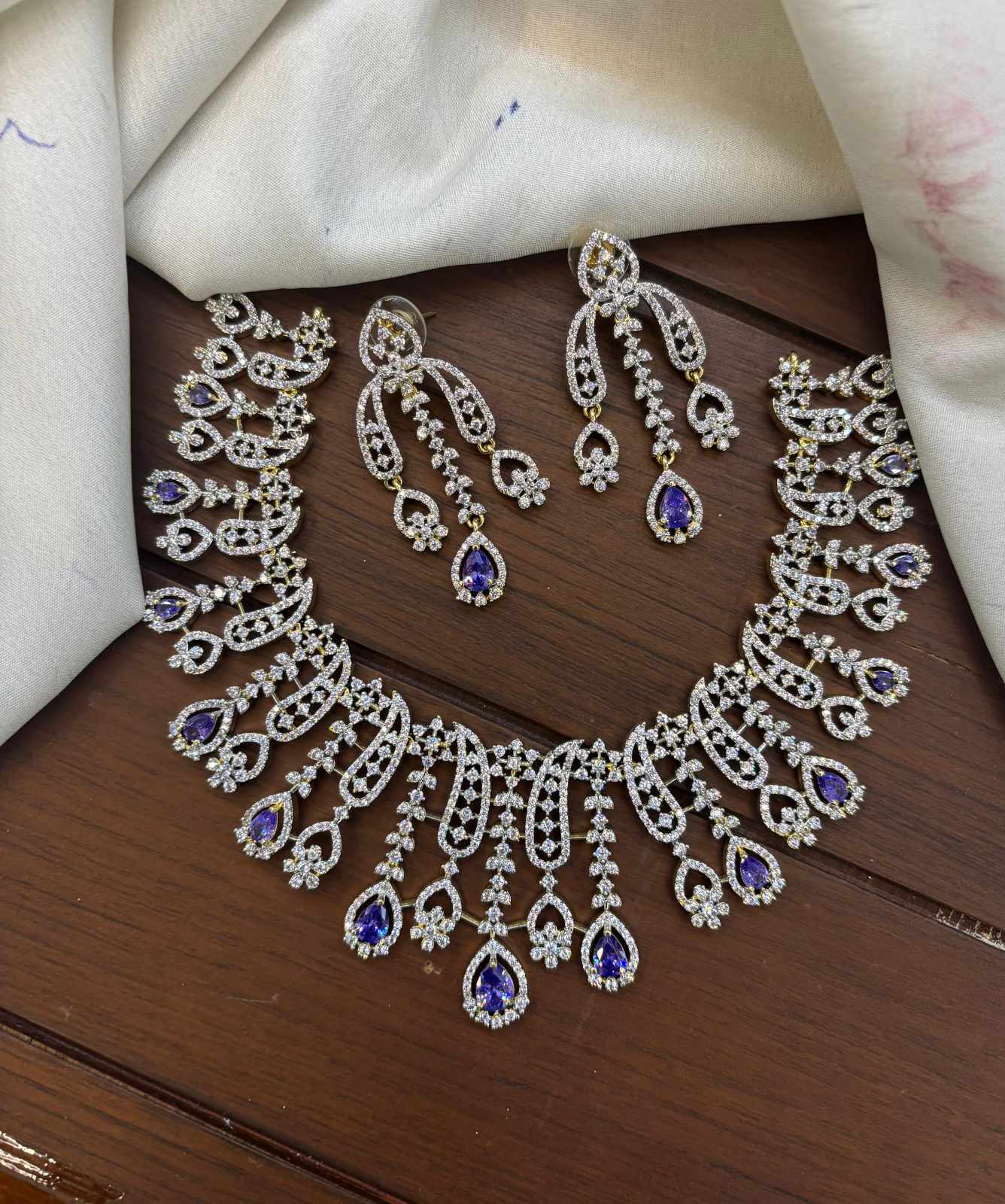 silver-polish-ad-stone-necklace-set
