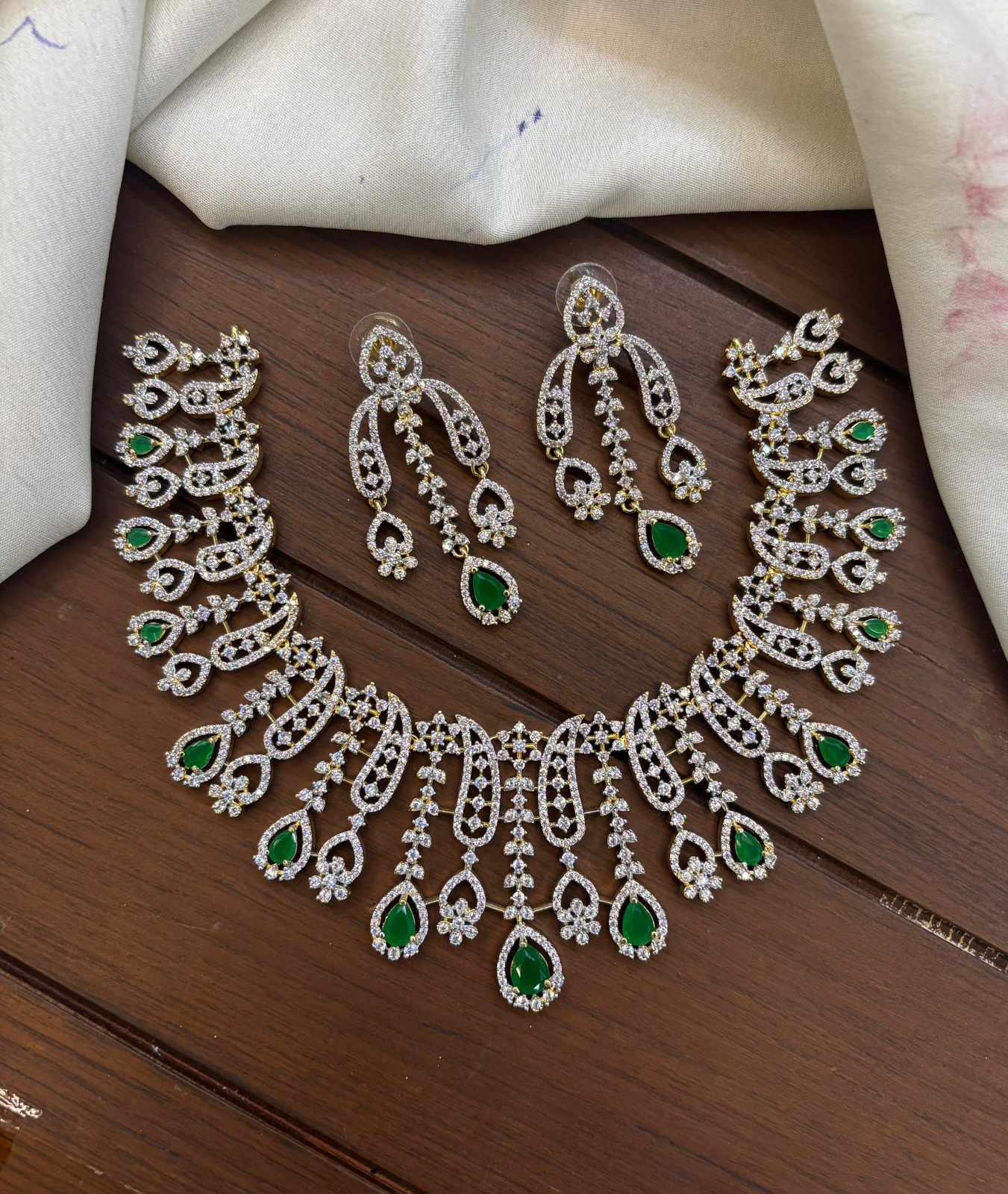silver-polish-ad-stone-necklace-set