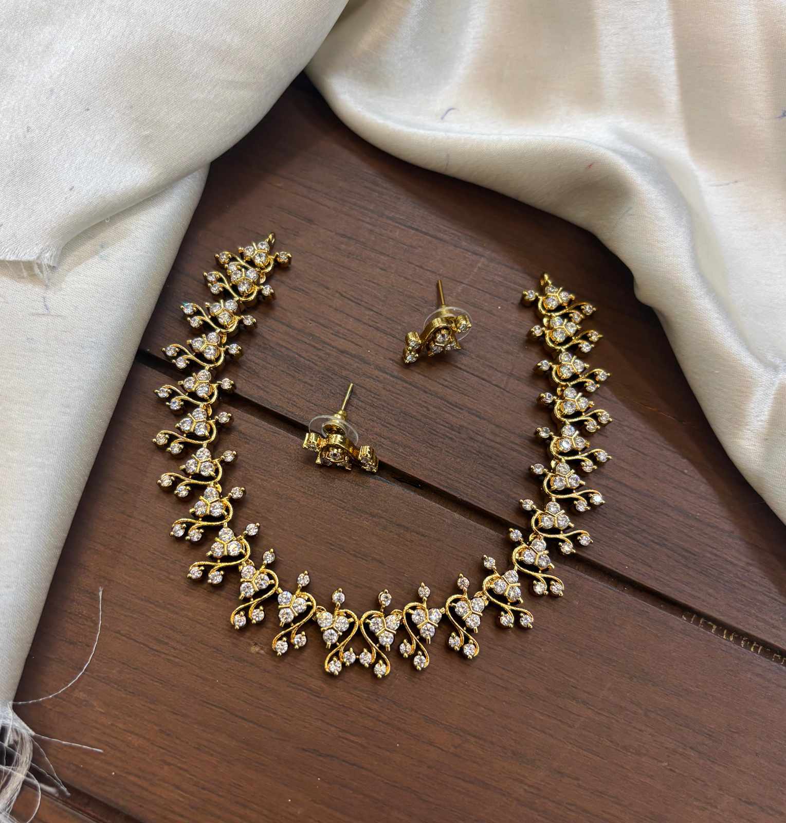 gold-finish-ad-stone-necklace-set