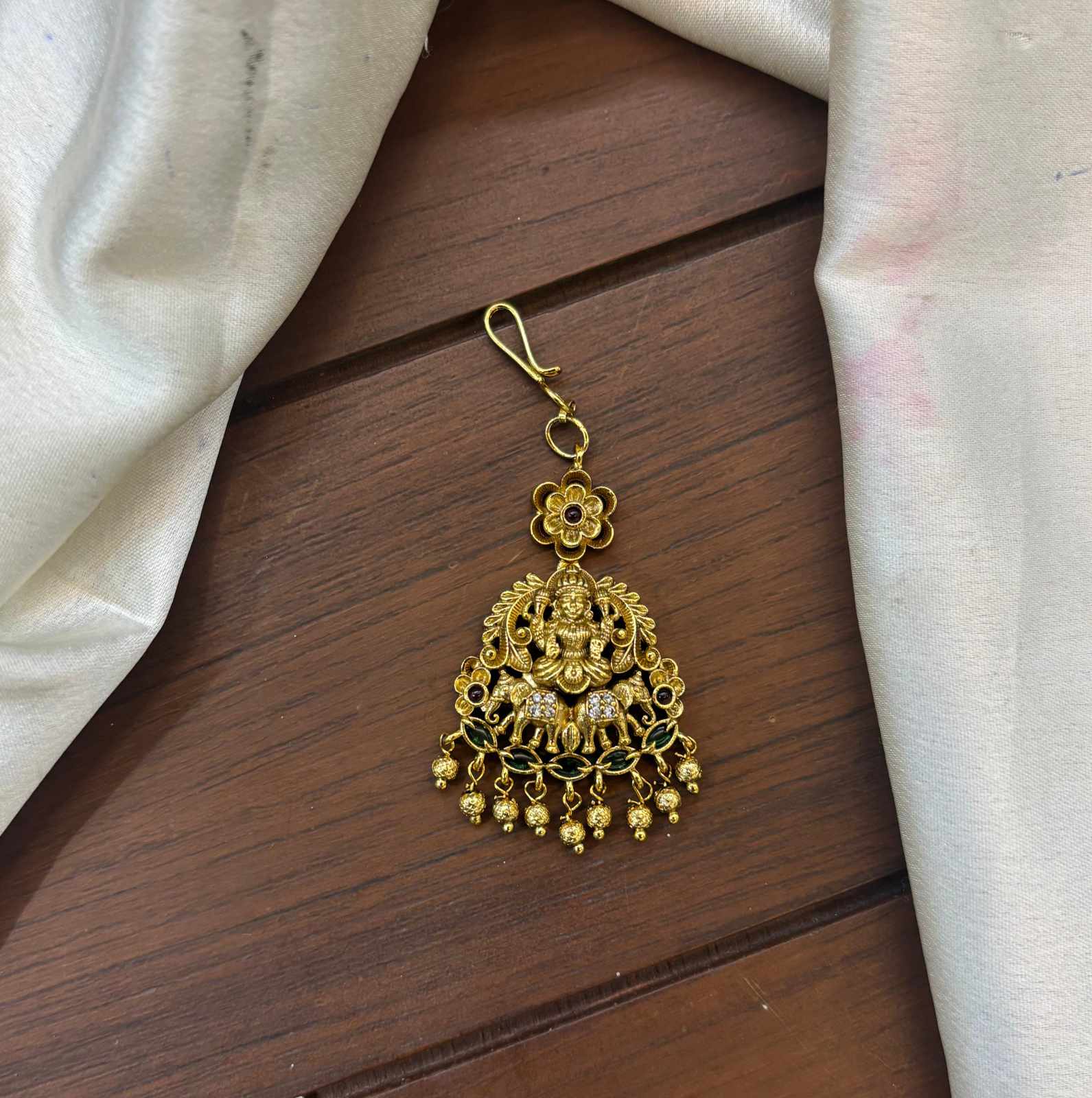 antique-finish-lakshmi-chutti