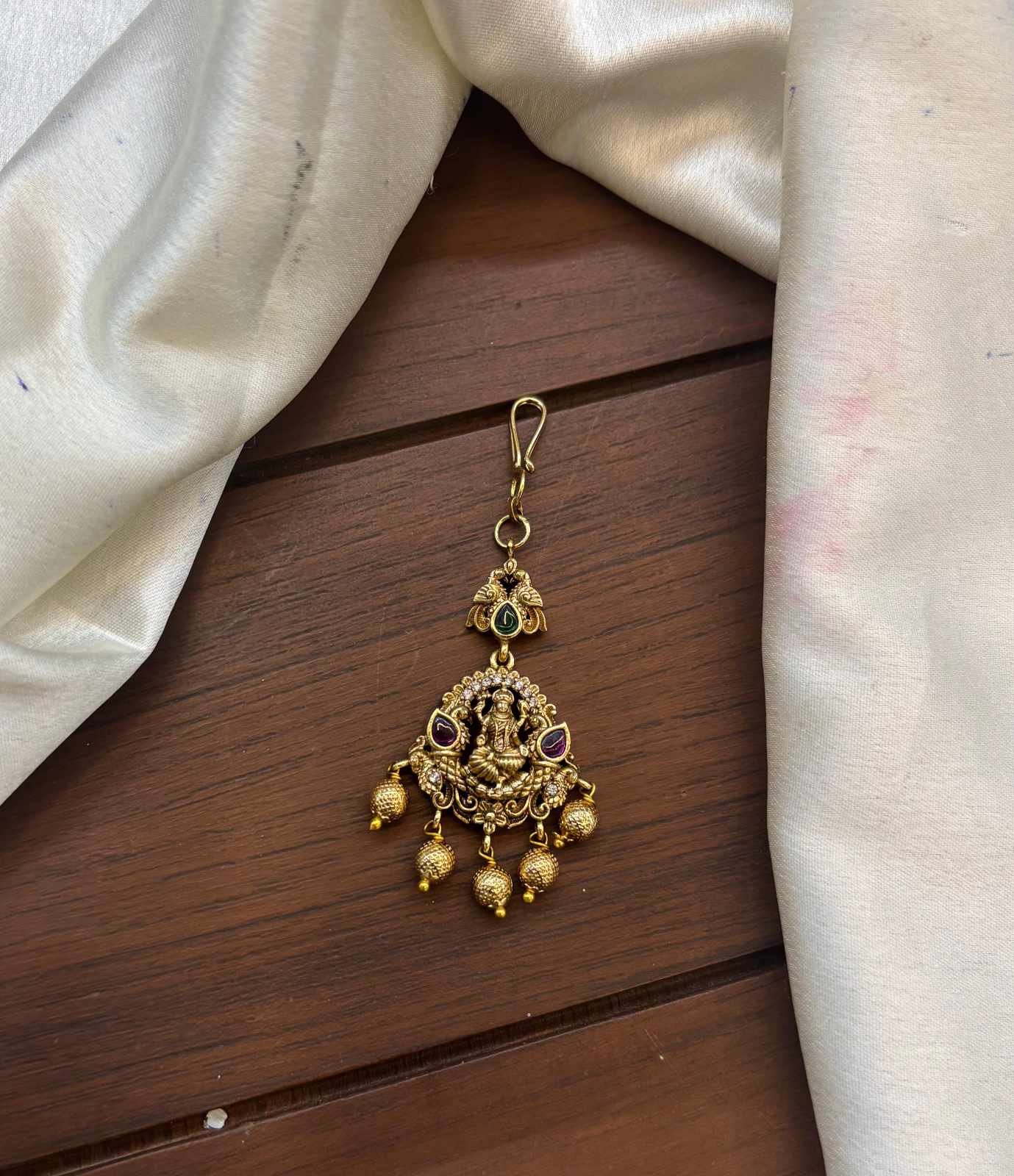 antique-finish-ad-stone-chutti