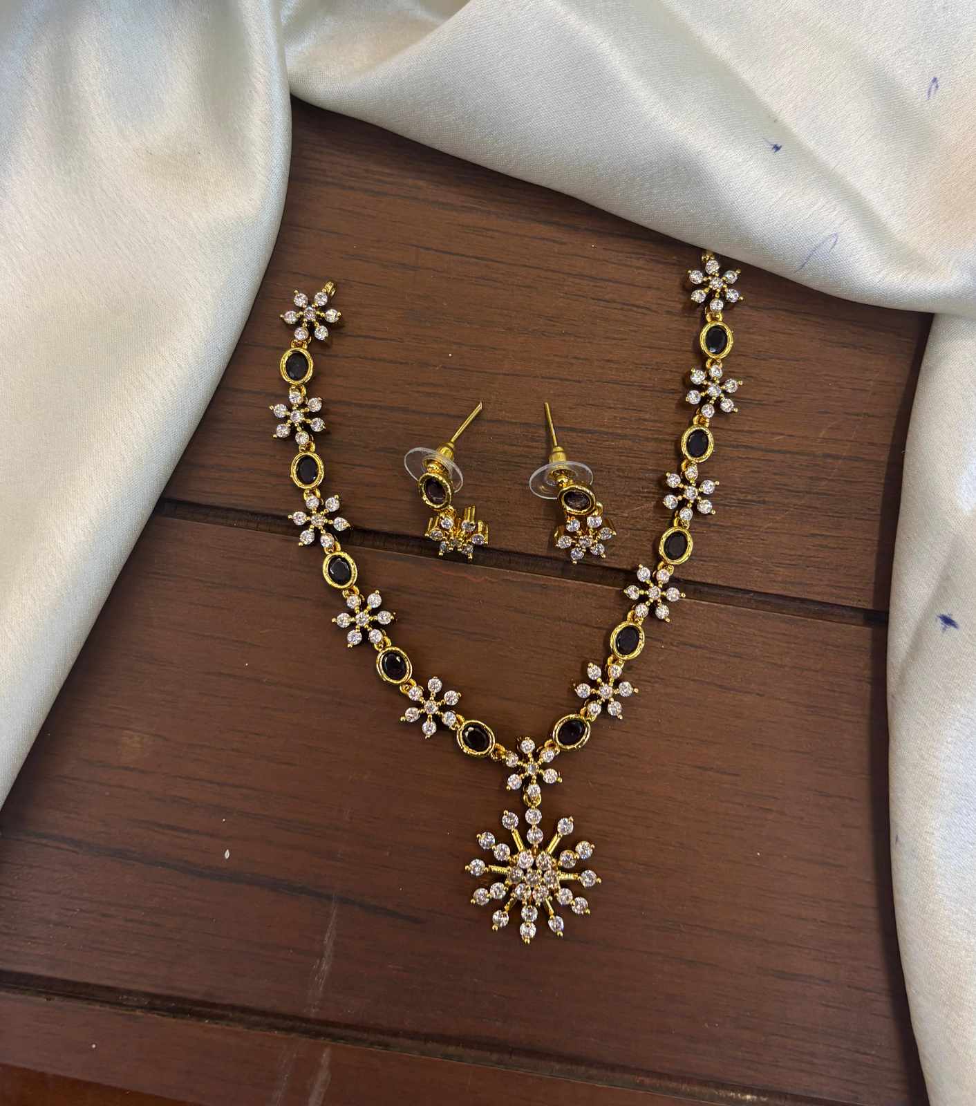 gold-finish-ad-stone-necklace-set