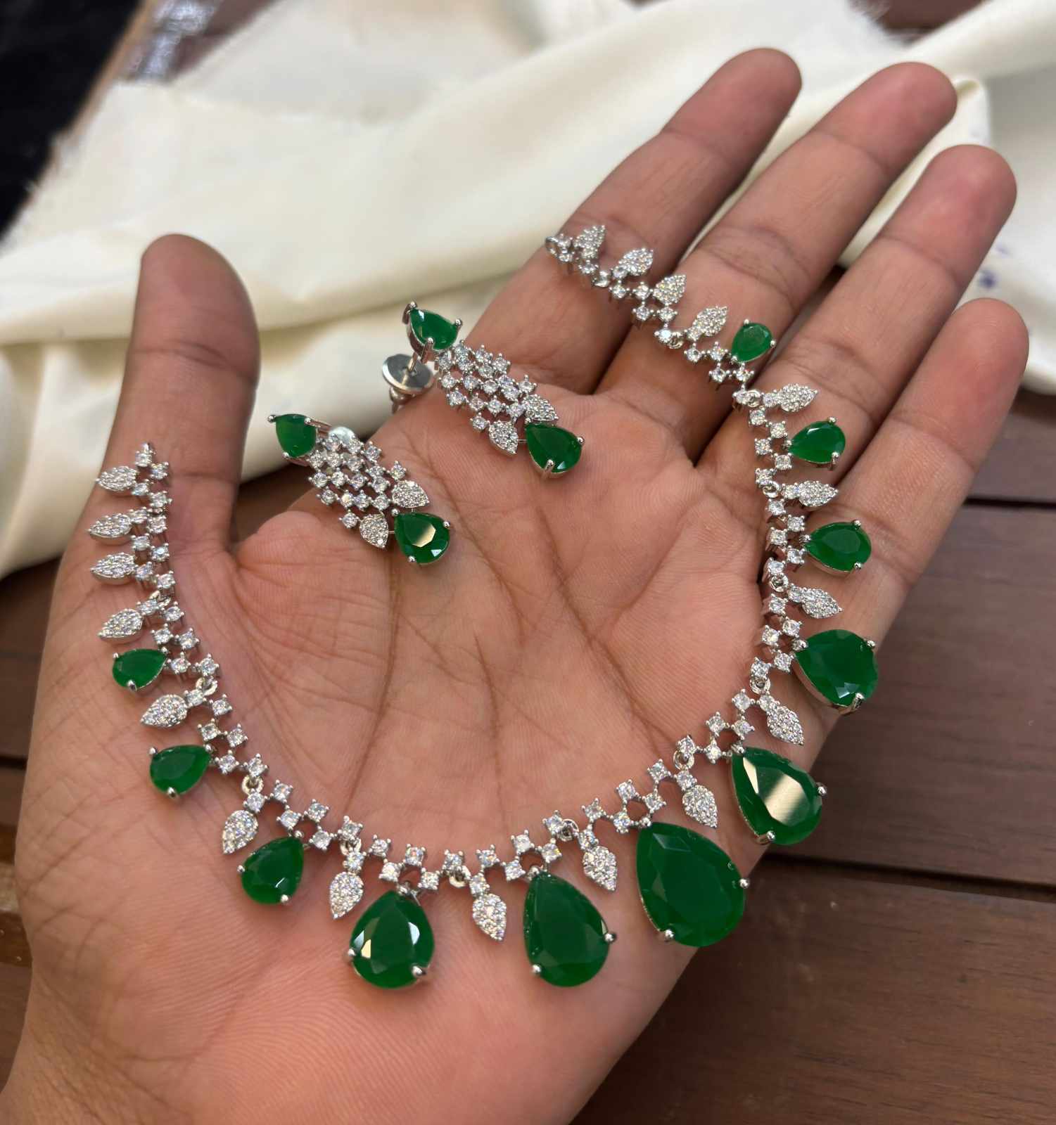 silver-polish-ad-stone-necklace-set