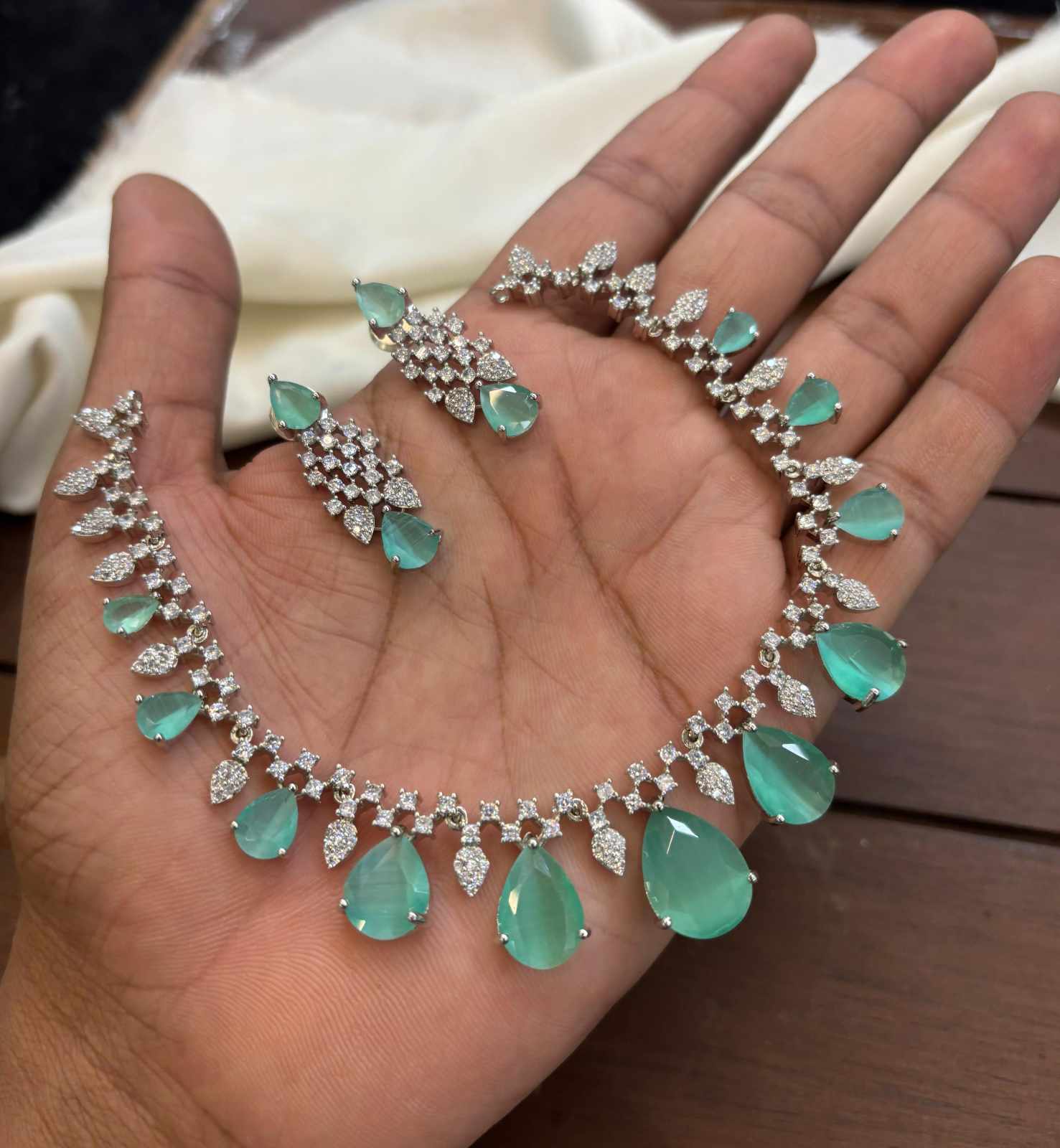silver-polish-ad-stone-necklace-set